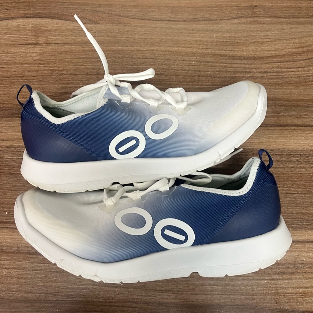 OOFOS Men Sport Recovery Blue and White Sneakers